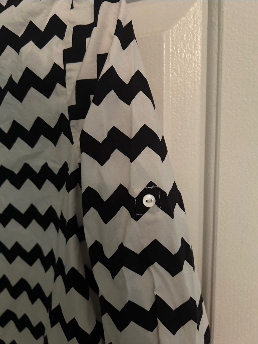 Urban Renewal Black & White Chevron Shift Dress - Picture 5 of 5